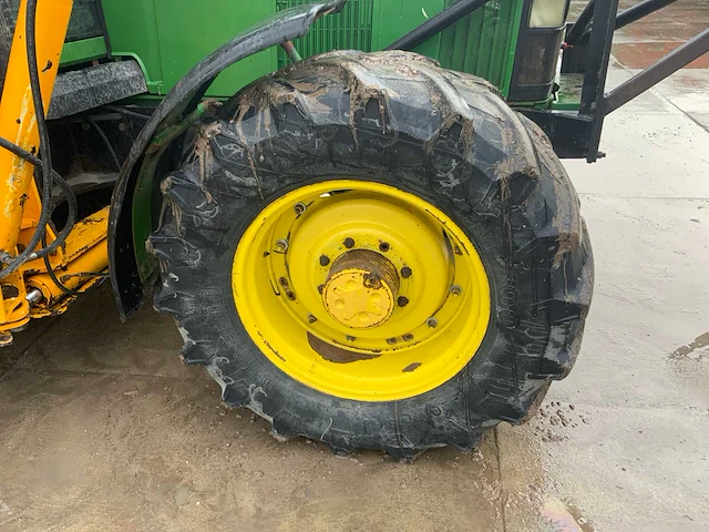 2001 john deere 6600 vierwielaangedreven landbouwtractor - afbeelding 58 van  76