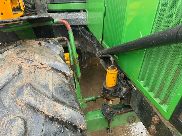 2001 john deere 6600 vierwielaangedreven landbouwtractor - afbeelding 60 van  76