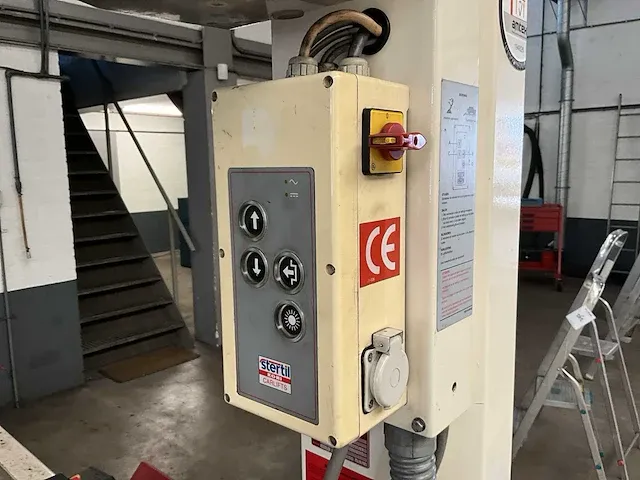 2001 koni 3617.94.00.00 hefbrug - afbeelding 4 van  17