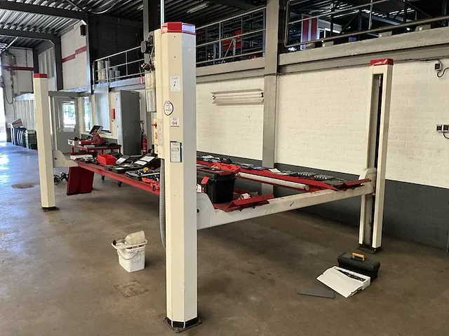2001 koni 3617.94.00.00 hefbrug - afbeelding 1 van  17
