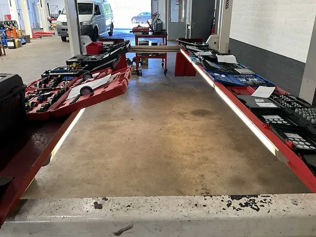2001 koni 3617.94.00.00 hefbrug - afbeelding 17 van  17