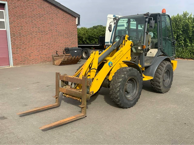 2001 kramer 308 wiellader met bakken - afbeelding 1 van  38