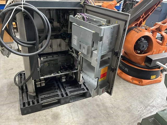 2001 kuka kr 180pa palletiseer robotarm - afbeelding 14 van  14