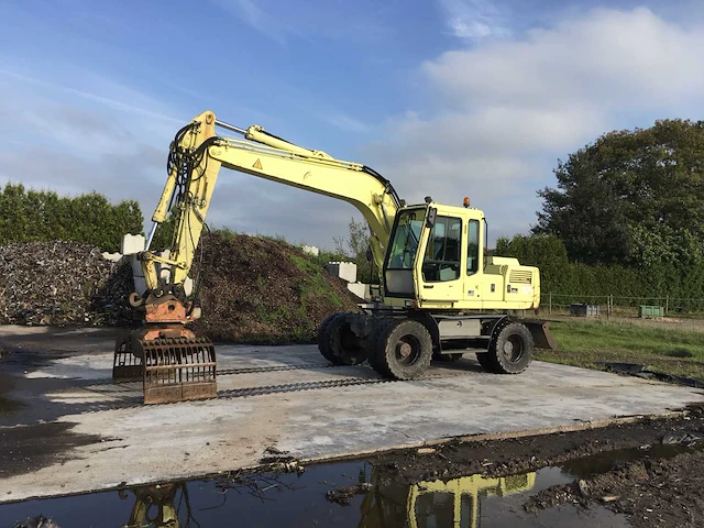 2001 liebherr a 900 b litronic banden graafmachine - afbeelding 1 van  30