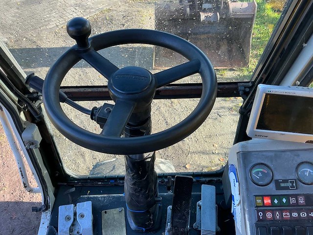 2001 liebherr a312 banden graafmachine - afbeelding 16 van  33