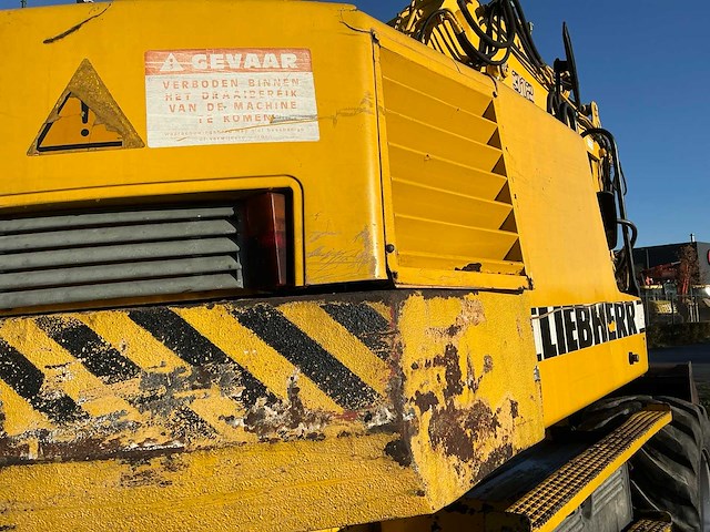 2001 liebherr a312 banden graafmachine - afbeelding 26 van  33