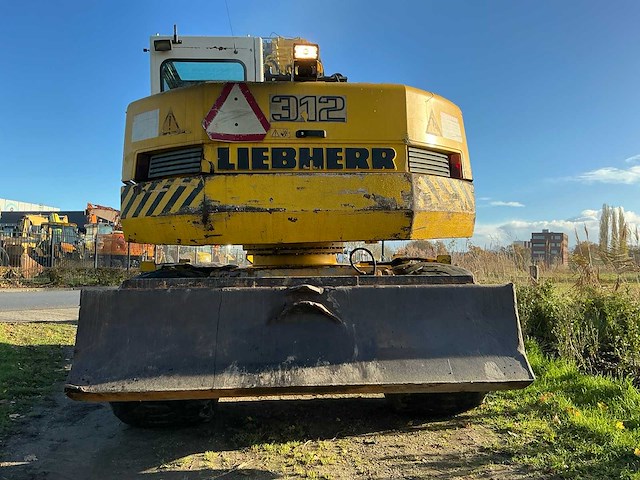 2001 liebherr a312 banden graafmachine - afbeelding 28 van  33