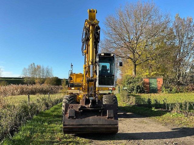 2001 liebherr a312 banden graafmachine - afbeelding 31 van  33
