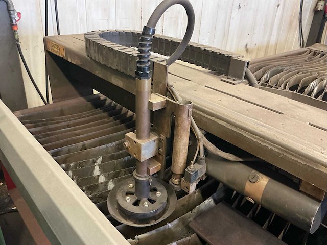 2001 lockformer nt 2000 plasmasnijmachine - afbeelding 10 van  13