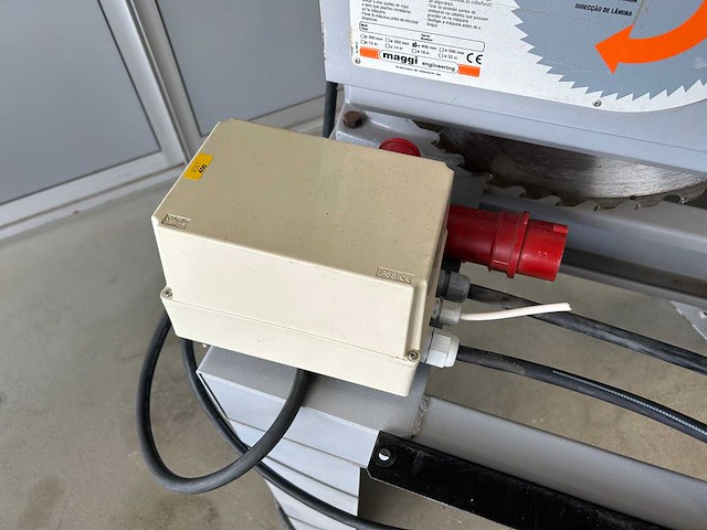 2001 maggi junior 640 radiaalafkortzaagmachine - afbeelding 10 van  13