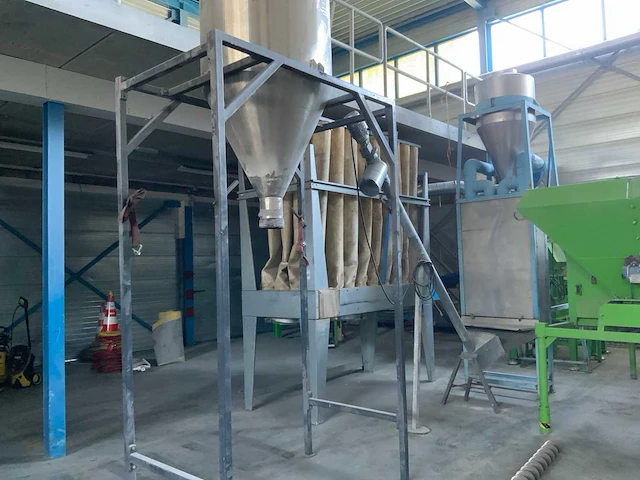 2001 meconaf cycloontrechters, opvoerschroef en zakkenfilter - afbeelding 1 van  17