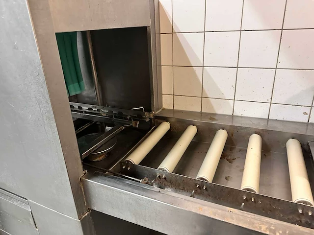2001 meiko k 400 kvp korvenvaatwasmachine - afbeelding 4 van  12