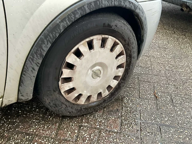 2001 opel corsa personenauto - afbeelding 2 van  16