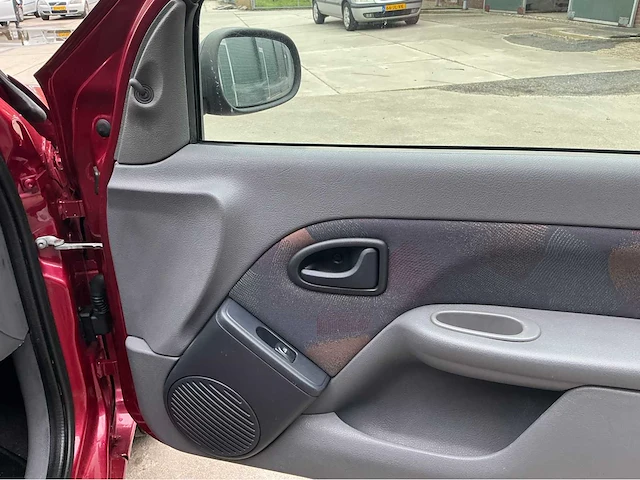 2001 renault clio personenauto - afbeelding 3 van  24