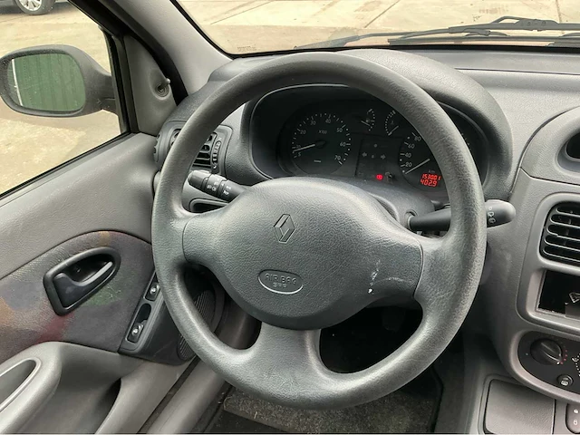 2001 renault clio personenauto - afbeelding 6 van  24
