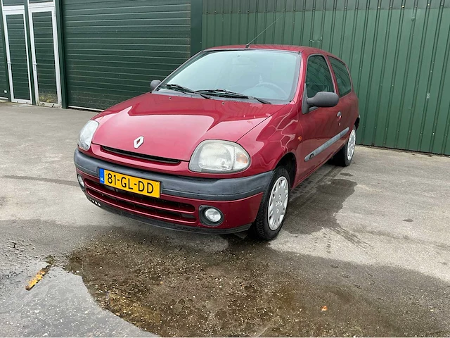 2001 renault clio personenauto - afbeelding 1 van  24