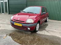 2001 renault clio personenauto - afbeelding 1 van  24