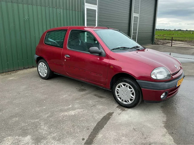2001 renault clio personenauto - afbeelding 18 van  24