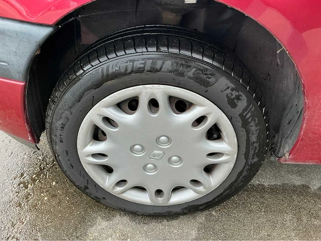 2001 renault clio personenauto - afbeelding 23 van  24
