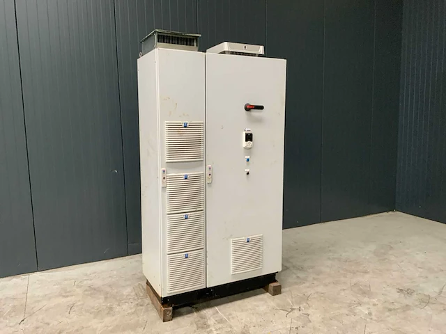 2001 sabroe york s81 sab83 compressor unit met schakelpaneel - afbeelding 11 van  22