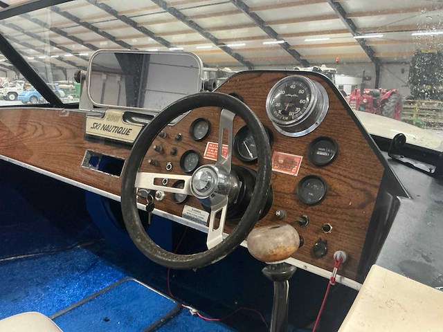 2001 ski nautique speedboot v8 - afbeelding 16 van  20