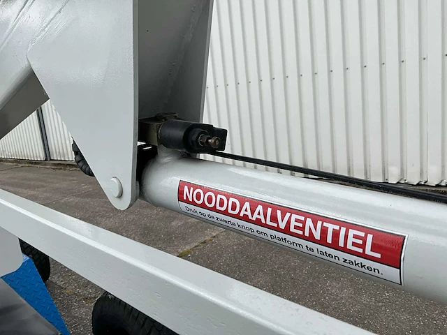 2001 skyhigh st 100 kniktelescoop hoogwerker - afbeelding 3 van  22