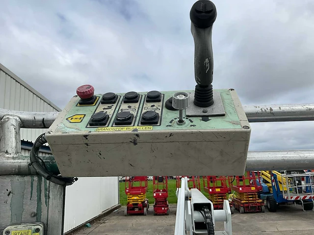 2001 skyhigh st 100 kniktelescoop hoogwerker - afbeelding 9 van  22