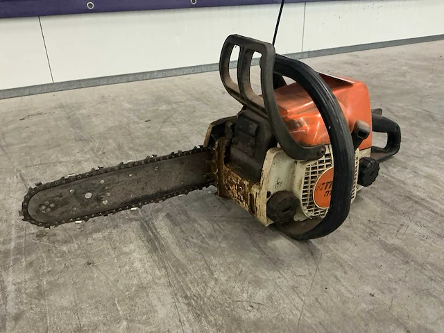 2001 stihl 018 kettingzaag - afbeelding 2 van  5