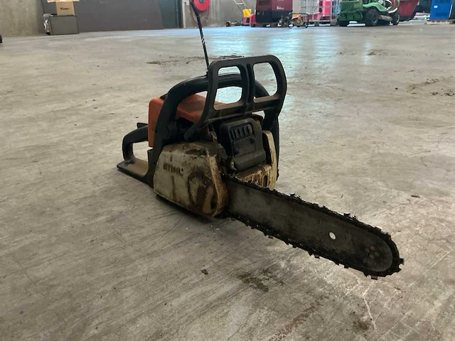 2001 stihl 018 kettingzaag - afbeelding 3 van  5