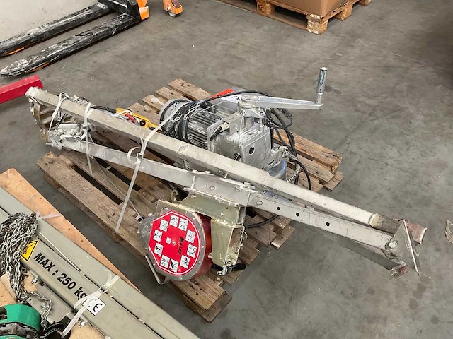 2001 tirak xs 3 01p 3-poot valbeveiliging - afbeelding 2 van  8