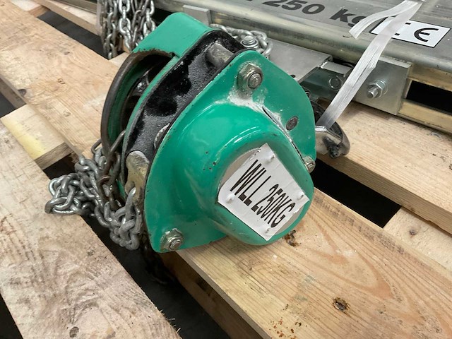 2001 tirak xs 3 01p 3-poot valbeveiliging - afbeelding 8 van  8