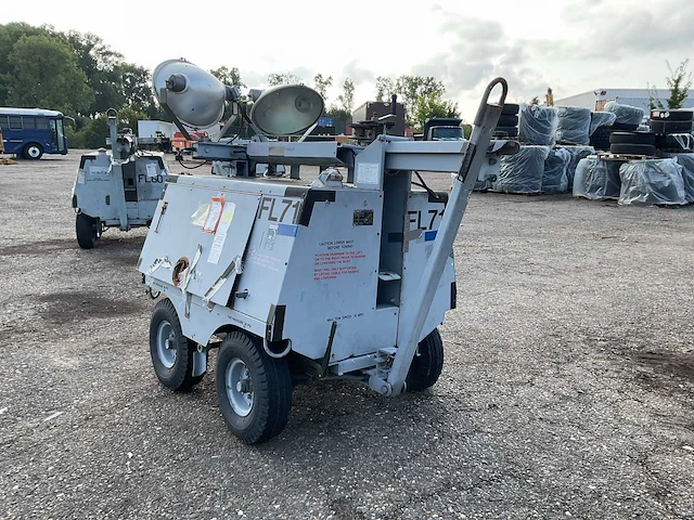 2001 t&j floodlight set - afbeelding 3 van  10