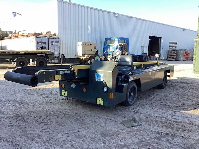 2001 tug 660134 vliegtuiglader - afbeelding 1 van  17