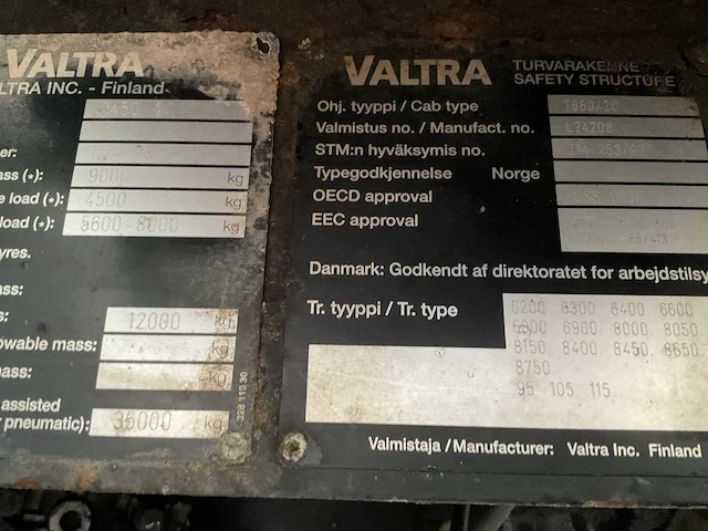 2001 valtra 8450 vierwielaangedreven landbouwtractor - afbeelding 11 van  32