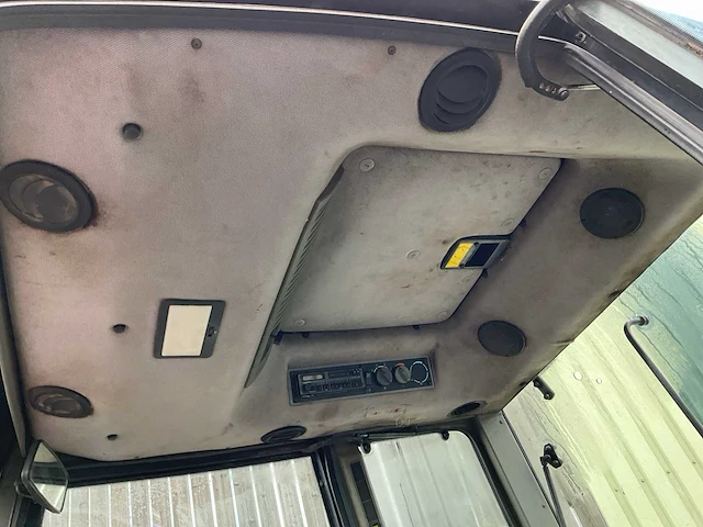 2001 valtra 8450 vierwielaangedreven landbouwtractor - afbeelding 15 van  32