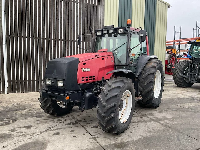 2001 valtra 8450 vierwielaangedreven landbouwtractor - afbeelding 12 van  32