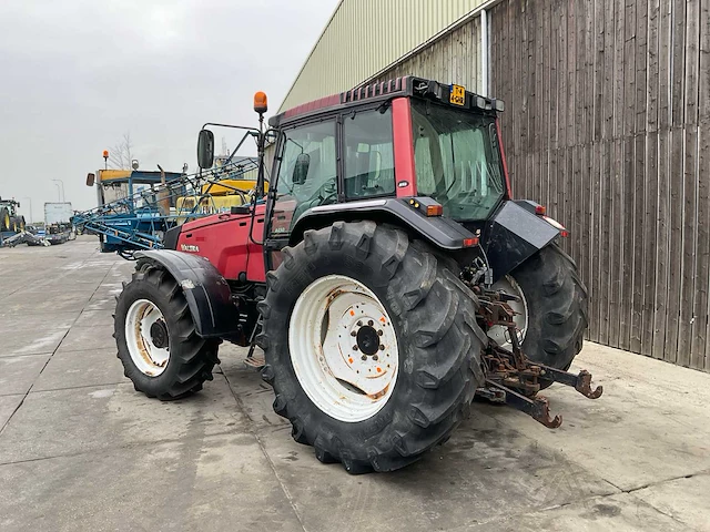 2001 valtra 8450 vierwielaangedreven landbouwtractor - afbeelding 30 van  32