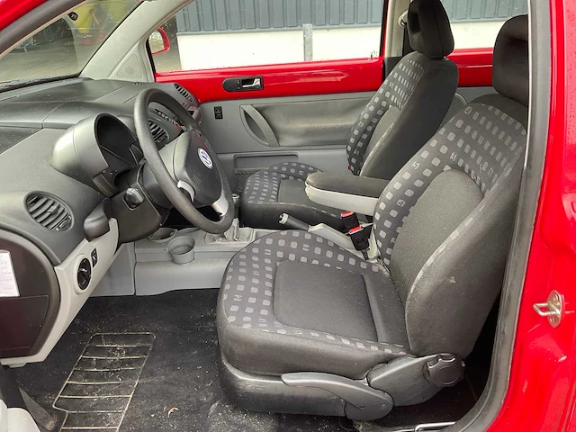 2001 volkswagen new beetle personenauto - afbeelding 2 van  22