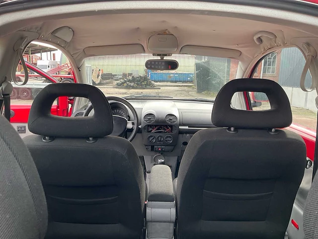 2001 volkswagen new beetle personenauto - afbeelding 15 van  22