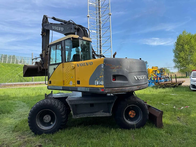 2001 volvo ew140 banden graafmachine - afbeelding 3 van  26
