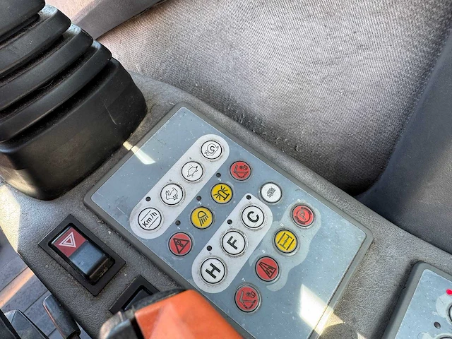 2001 volvo ew140 banden graafmachine - afbeelding 13 van  26