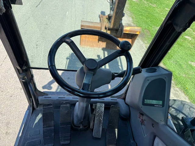 2001 volvo ew140 banden graafmachine - afbeelding 17 van  26