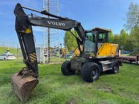 2001 volvo ew140 banden graafmachine - afbeelding 12 van  26