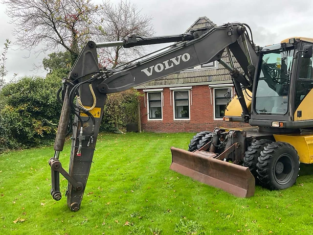 2001 volvo ew160 banden graafmachine - afbeelding 2 van  40