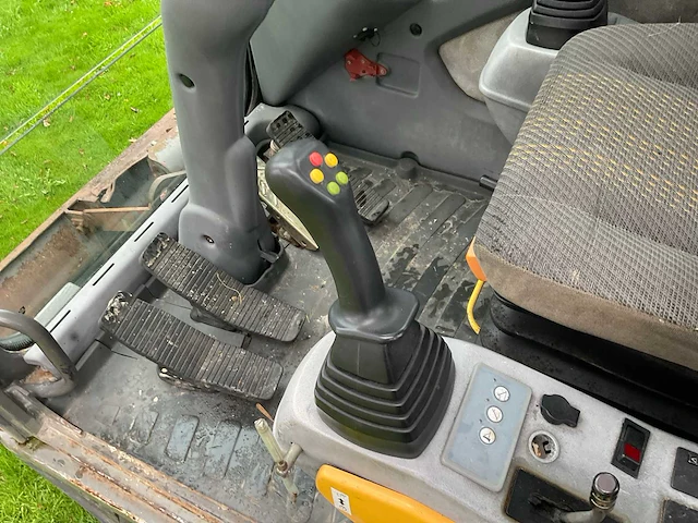 2001 volvo ew160 banden graafmachine - afbeelding 26 van  40