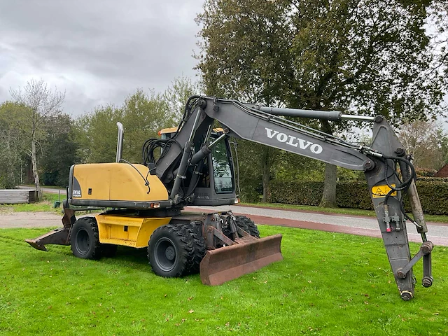 2001 volvo ew160 banden graafmachine - afbeelding 40 van  40