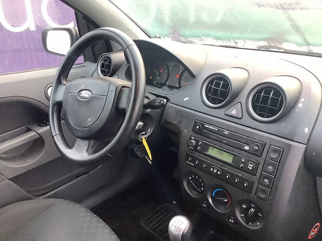 2002 - ford - fiesta - 1.4-16v first ed. - personenauto - afbeelding 11 van  12