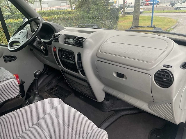 2002 - nissan - interstar 115.35-407 m - camper/kampeerwagen - afbeelding 8 van  44