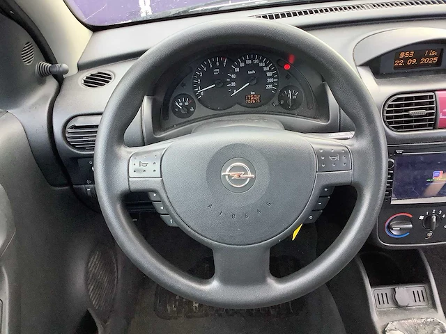 2002 - opel - corsa - 1.2-16v comfort - personenauto - afbeelding 2 van  15