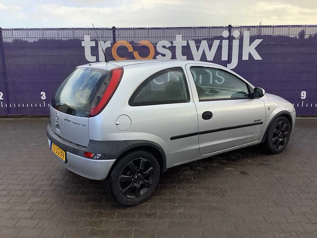 2002 - opel - corsa - 1.2-16v comfort - personenauto - afbeelding 10 van  15